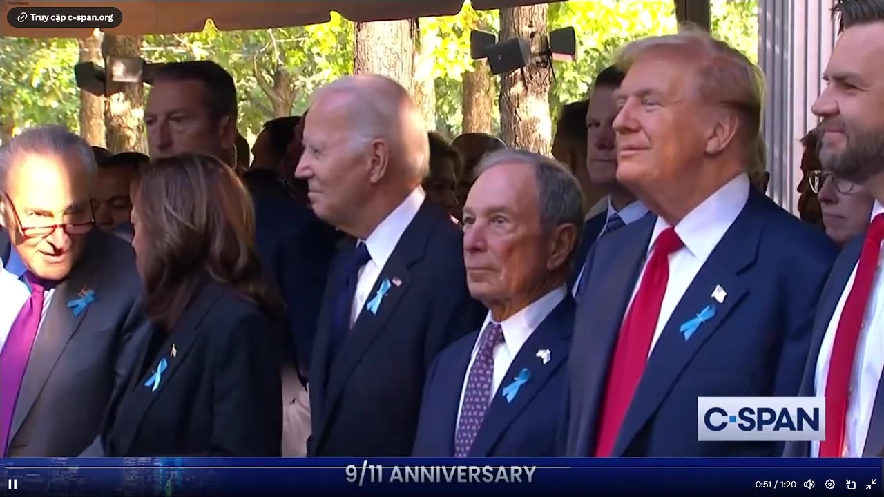 Tổng thống Trump bắt tay Kamala Harris tại Lễ tưởng niệm 9/11 ở New York