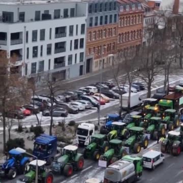 🚨BREAKING: Footage of Farmers with their tractors holding nationwide protest in #Germany