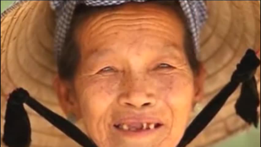 Đổi Cả Thiên Thu Tiếng Mẹ Cười (thơ Trần Trung Đạo)
