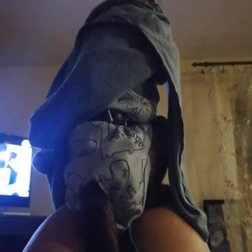 Как Мирон пытался одеть мамину кофту