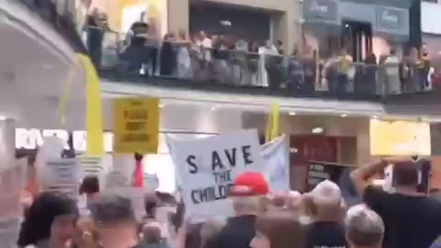 Manchester: vaccine passport and lockdown protesters storm mall Aug. 14, 21' pt 2