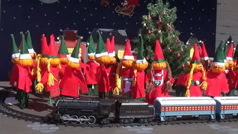 Polar Express Pumpkin People