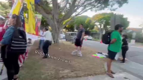 ❤️Protesters have gathered outside Dr. Fauci’s book event in Culver City