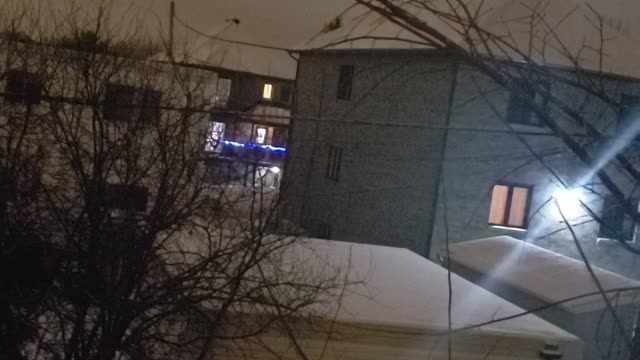 Un pétard pète dans la nuit de l'OMICRON après 10pm