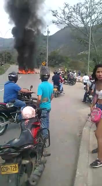 Informales bloquearon paso vial en el norte de Bucaramanga
