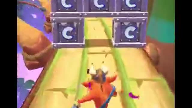 *FROSTY IRON CRATE* Battle Run Gameplay On The Great Gate - Crash Bandicoot: On The Run!