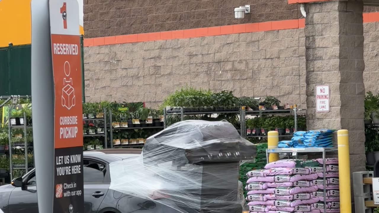 Shopper Uses Plastic Wrap to Transport a BBQ Grill