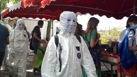 Les Masques Blancs Lyon Action l"école des larmes Marché de Guillautiere 11 sept 2021