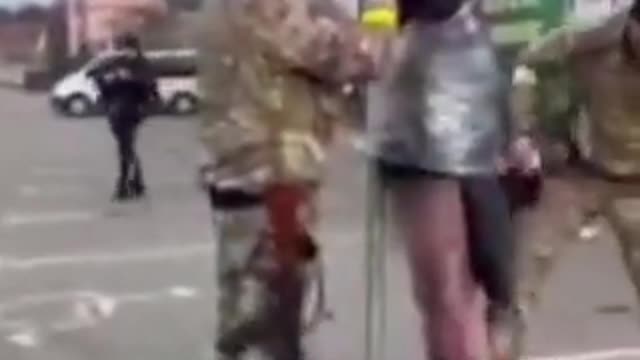 NWO, UCRAINA: Torture Ukronazi, flagellazione in strada