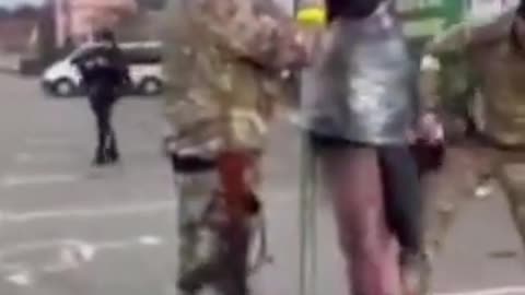 NWO, UCRAINA: Torture Ukronazi, flagellazione in strada