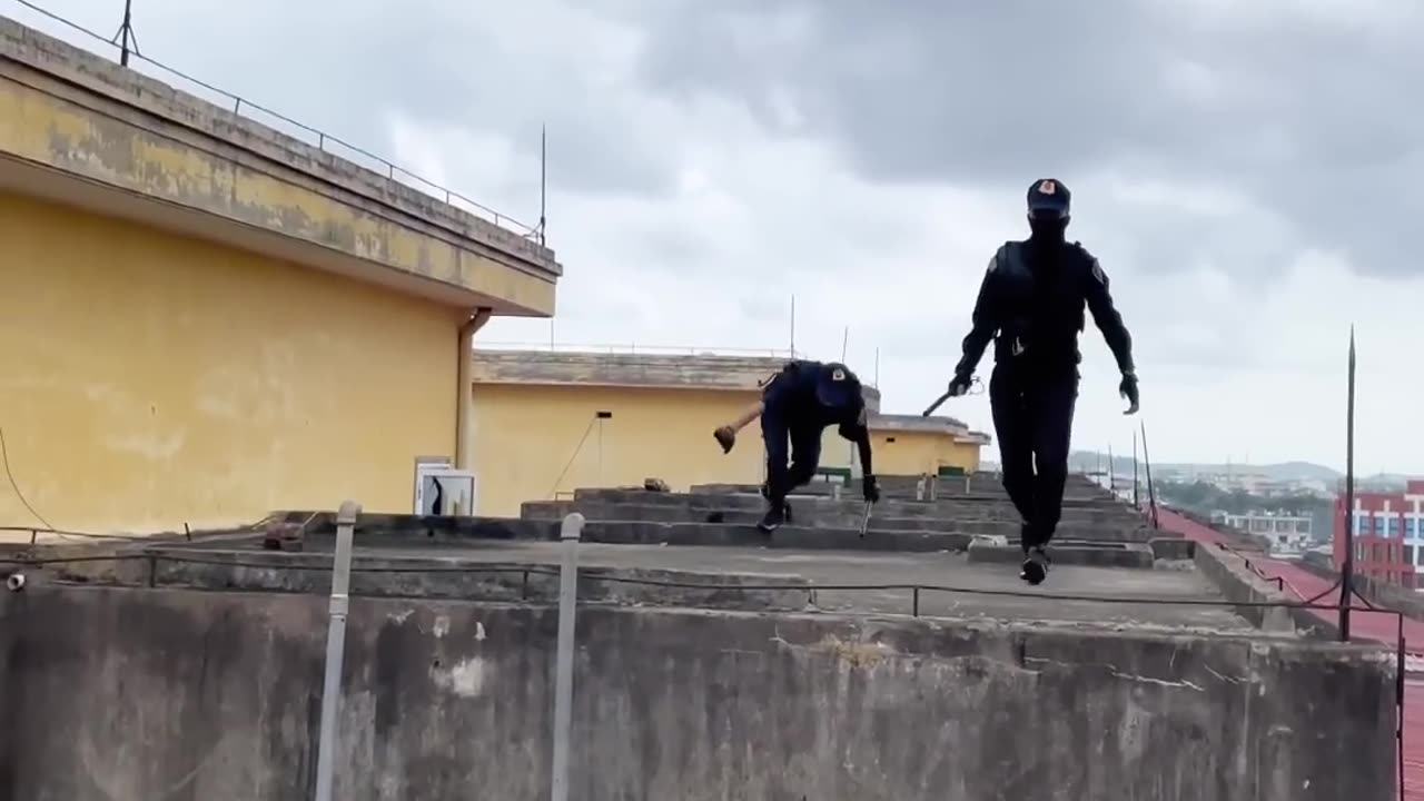 Money Heist Vs Police