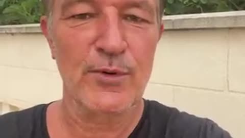 12 000 suspendus! la sciences des clowns – La Minute de Ricardo