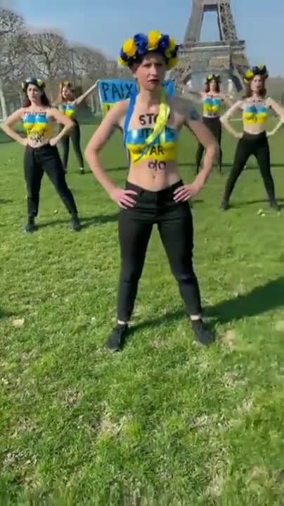 ♨️NEW LEVEL OF PROPAGANDA❗️❗️❗️ 👀French feminists at a rally in support of Ukraine in Paris.