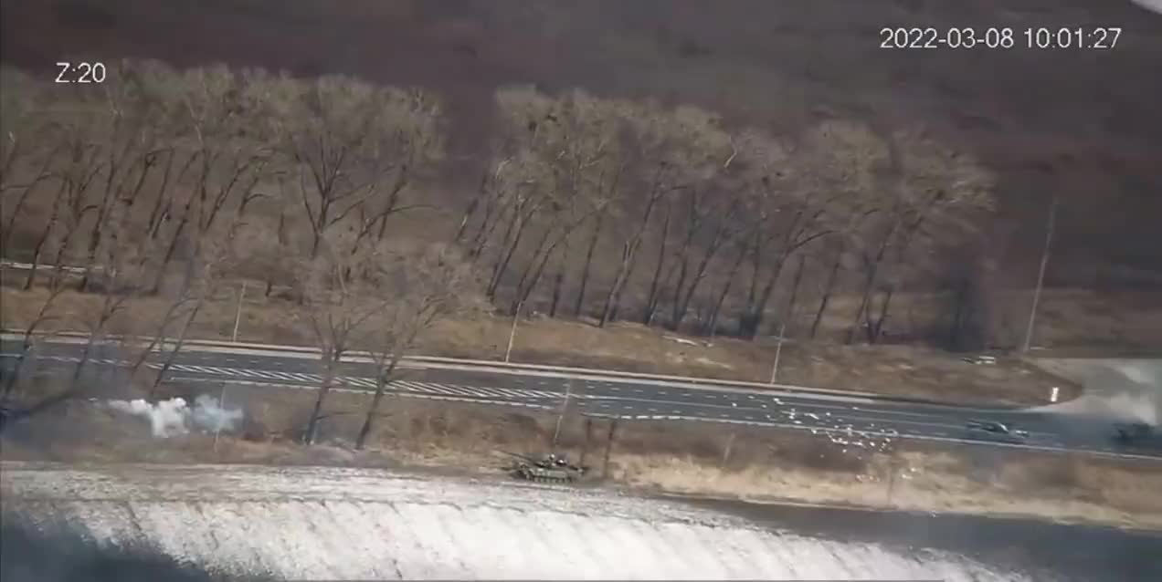 Russian tanks and IFVs getting destroyed near Borodyanka