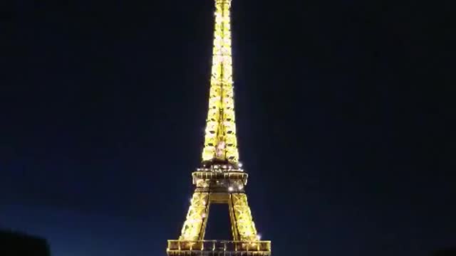 The night of the Eiffel Tower in Paris