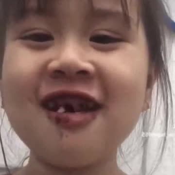 The little girl eating cake is so cute , viral , baby , srudy