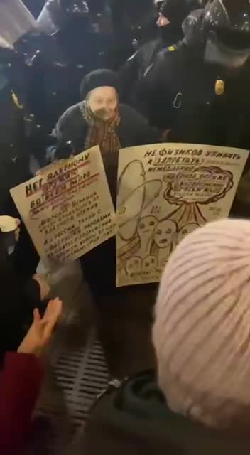 In Russia, security forces continue to detain citizens for anti-war rallies