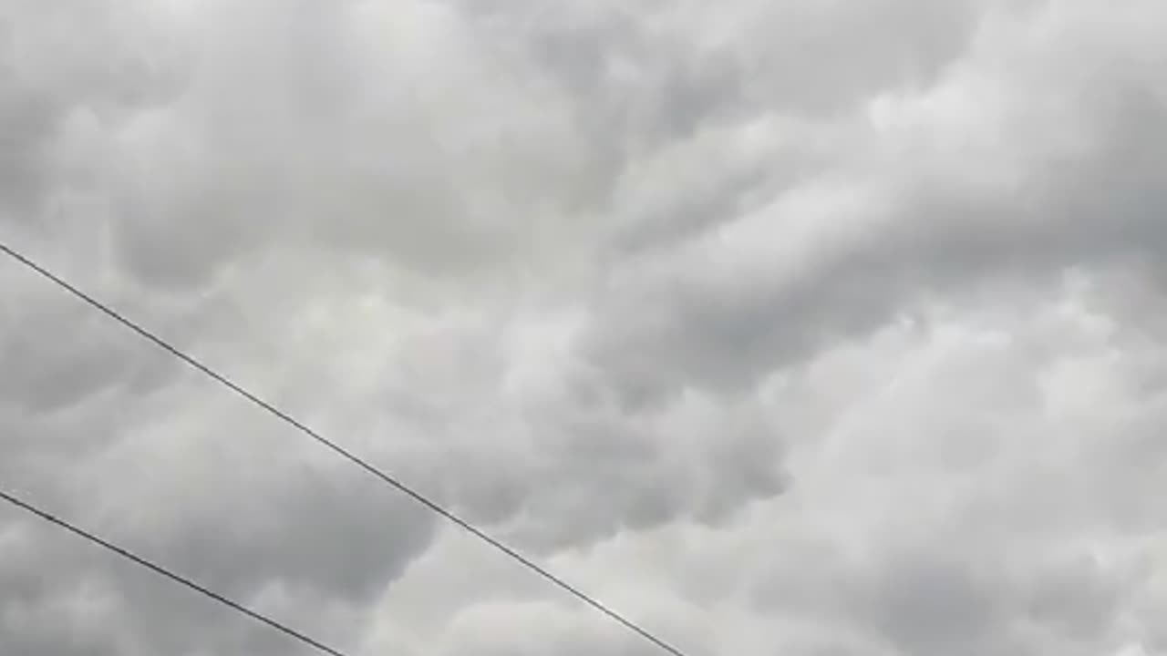 Himmel in Berlin am 18.05.2024 um 13:24 Uhr