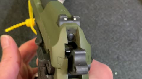 Double Action Pistol, green, 9x19