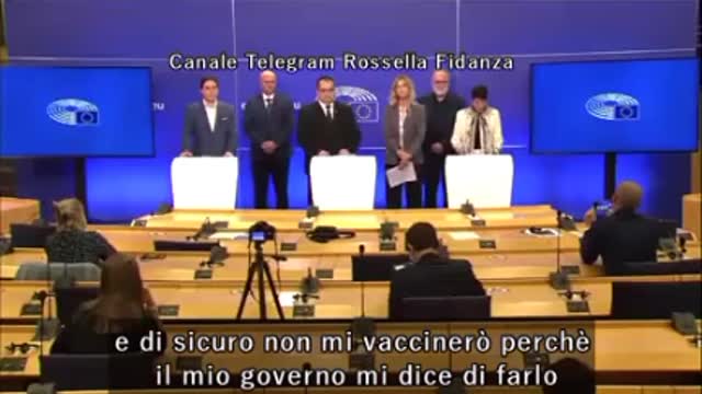 Eurodeputato tedesco, contro il gp durante la conferenza stampa