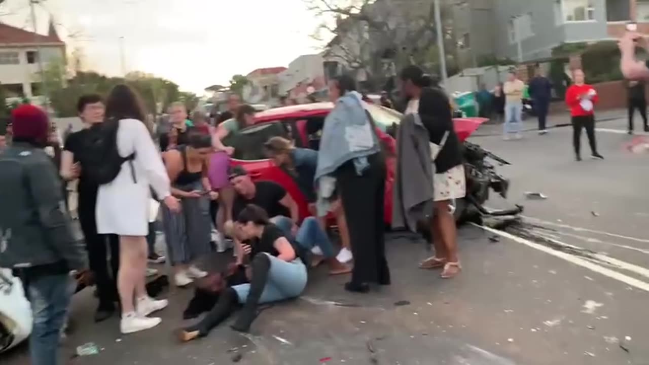 Major Accident on Kloof Nek Road part 2