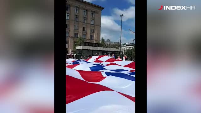 U Moskvu je stigla nova zastava 50m x 12m