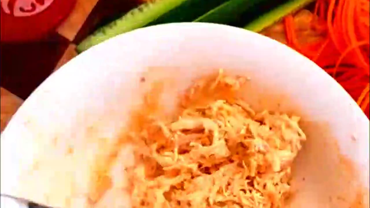 Huge Bangbang Chicken Rice Paper Roll 🔥