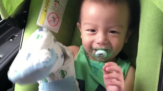 Beany Boy who loves his Beansprout Pillow(Cute)