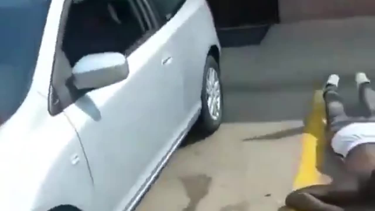 Car Thief Detained By Car Owner