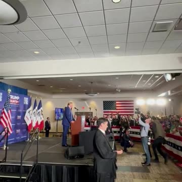 Trump takes the stage in Sioux Center, Iowa ahead of the 2024 Caucuses!