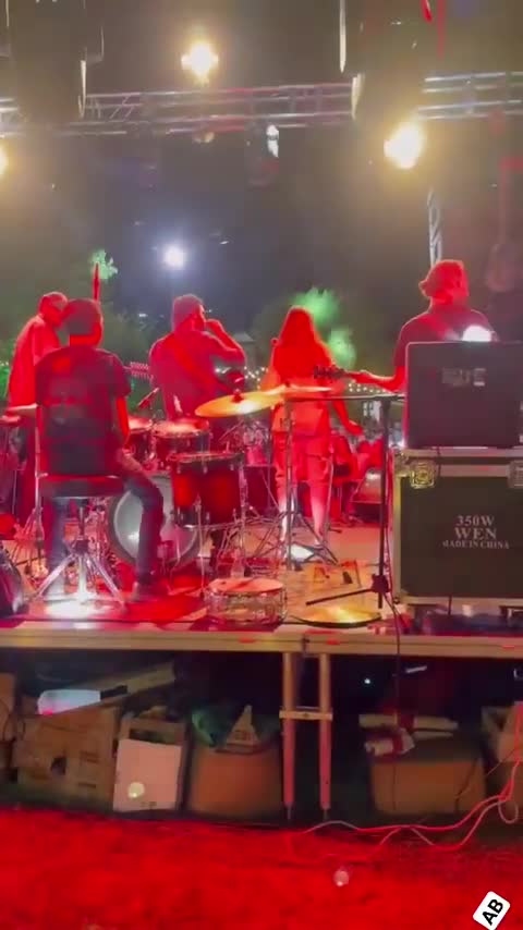 ГОЛОС РАЗУМА СРЕДИ БЕЗУМИЯ…