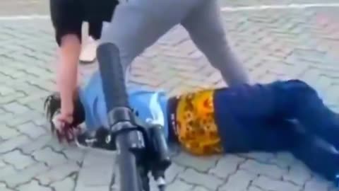 Bully gets dropped after initiating fight. Instant Karma