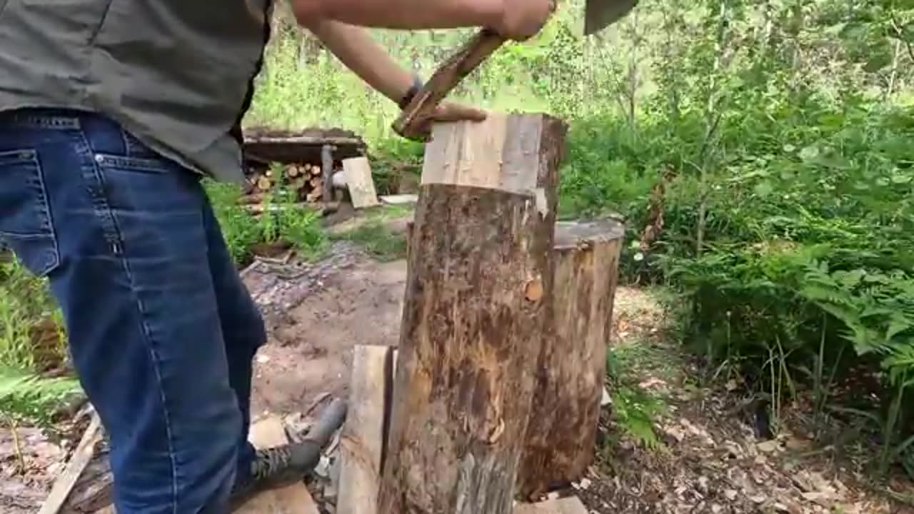 I make a table next to an UNDERGROUND HOUSE, cook a barbecue on the BEST stove
