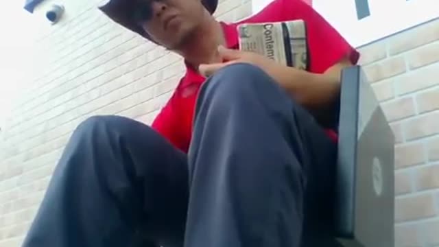 静岡県熱海市駅前ライブ。ともぞう