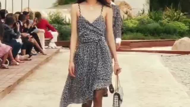 Come and see the Chanel fashion show185