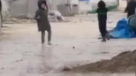 It's so funny, this little kid's video makes you sure to be happy and happy