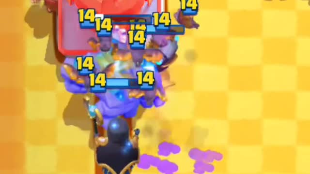 the ROYAL PACKAGE arrives with a "SLIGHT" Delay | Clash Royale By USILLOS