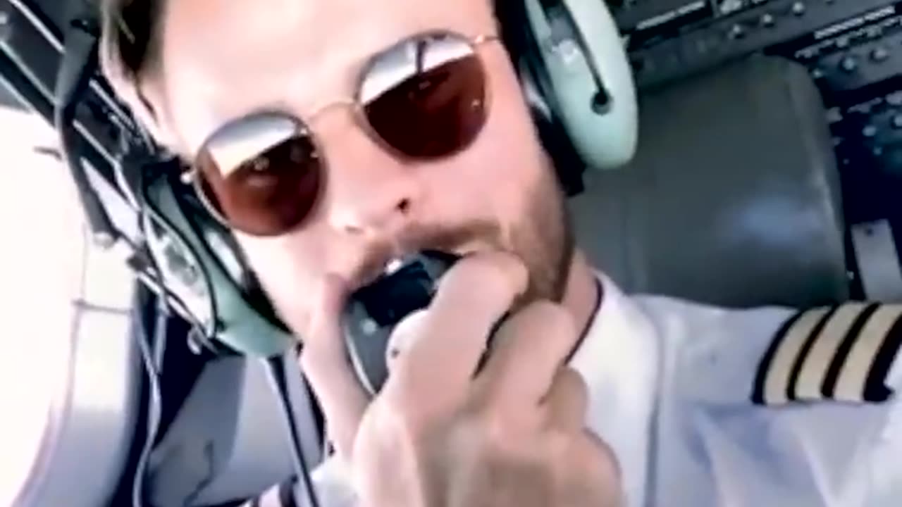 Delhi arrived plane funny video