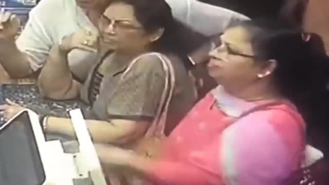 Watch How This Indian Mom SNITCHES Another Woman's Purse