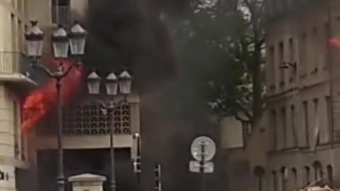 El edificio de una escuela de moda se derrumbó esta tarde