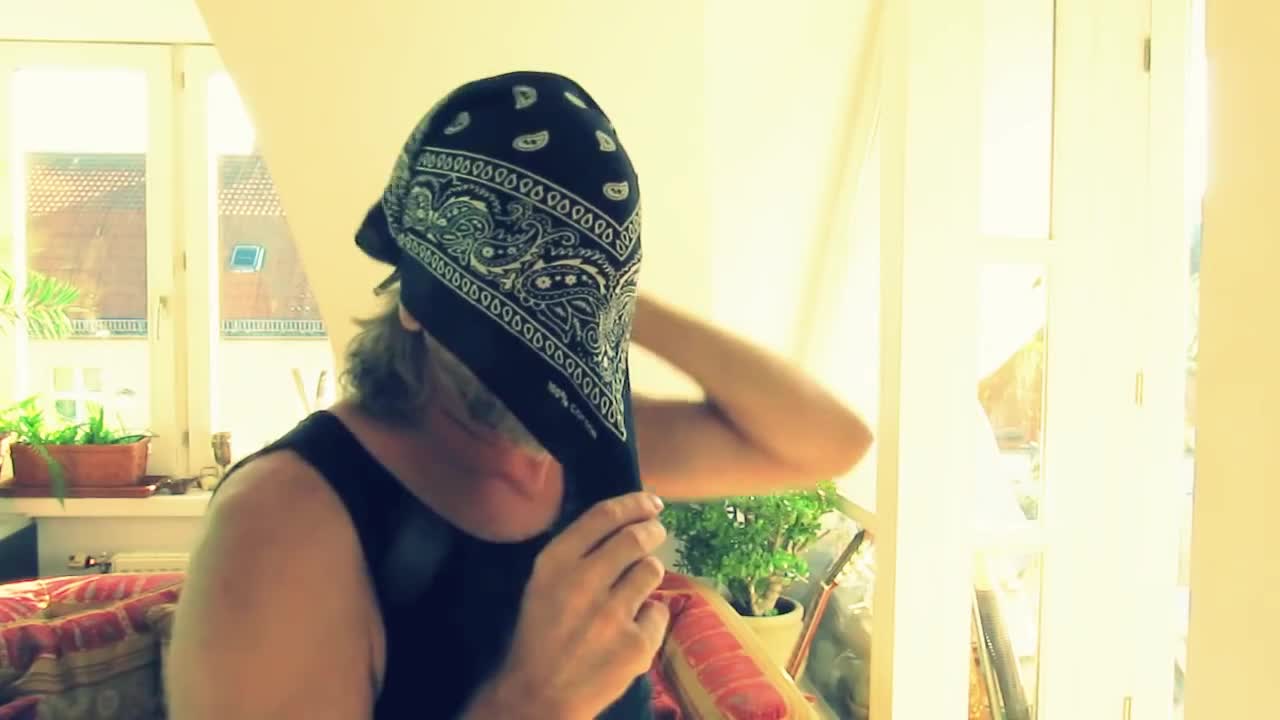 How to tie a Bandana