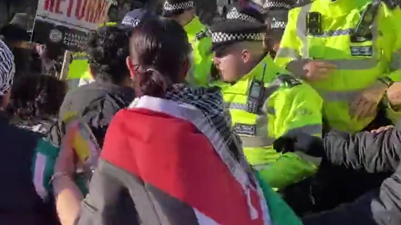 Pro-Palestinian and Hamas Supporters at the Demonstration in London have begun to Clash