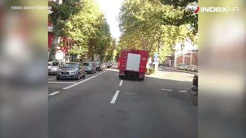 Vatrogasci Javne vatrogasne postrojbe Grada Rijeke i JVP OPATIJA kreću na Pelješac