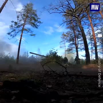 ☄ Russian artillery crews work in combat