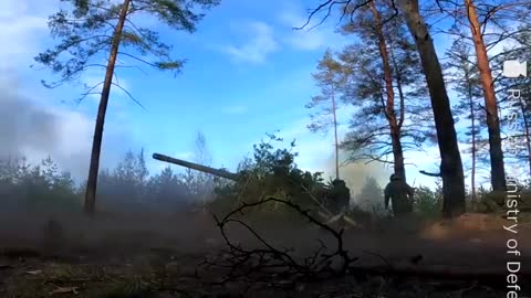 ☄ Russian artillery crews work in combat