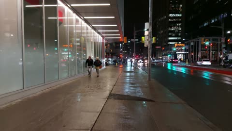 【4K】Giant Santa Claus 🎅 takes over the street of Toronto Snowfall Walk Canada 🇨🇦