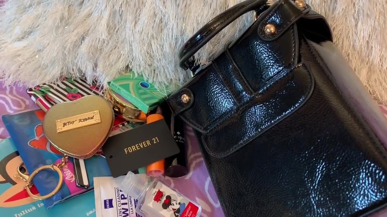 What's in my Forever 21 Mini Box Crossbody Bag