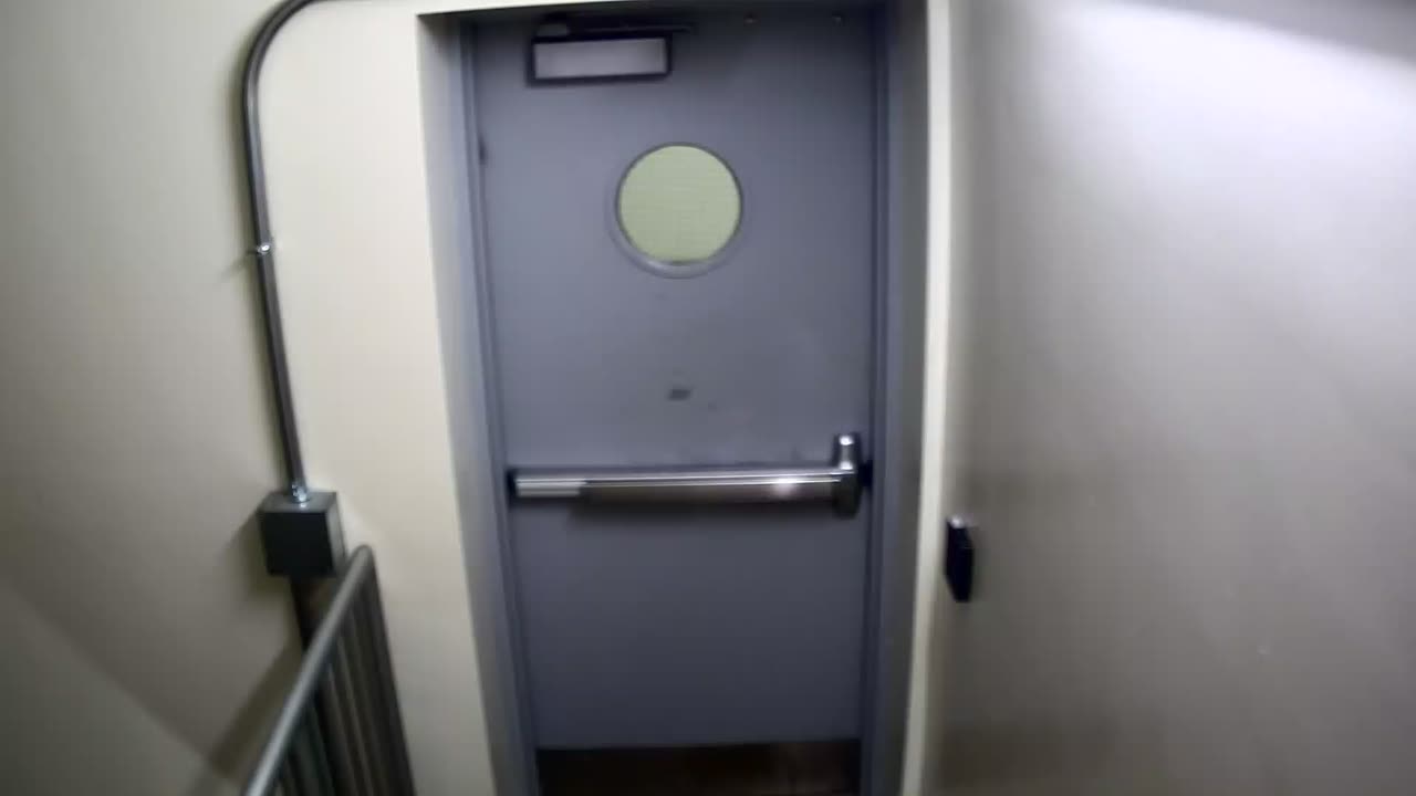 6162RHOBGRRGST2StairwellSide_2021-01-06_05h00min01s813ms.mp4