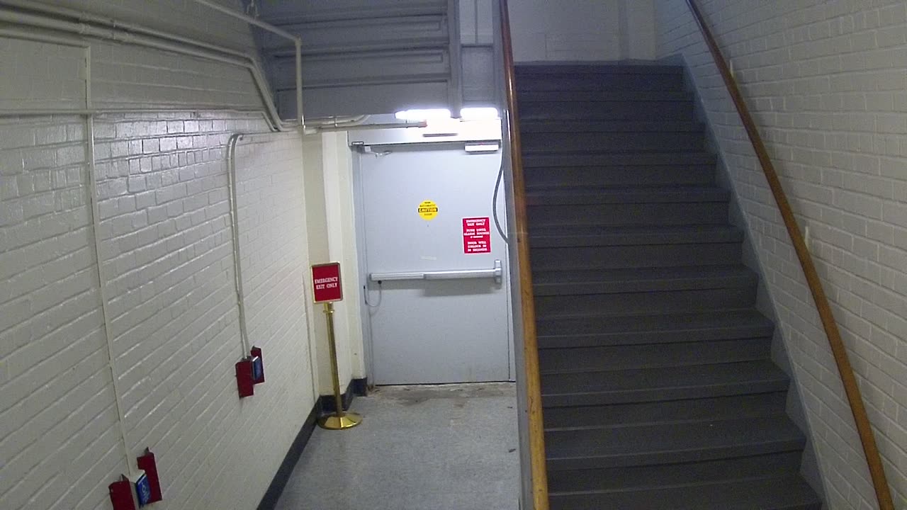 3872FHOB01Stair8_2021-01-06_16h55min10s257ms.mp4