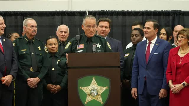 Deputy Sheriff Al Lopez : $1,000 Bonuses for First Responders in Florida